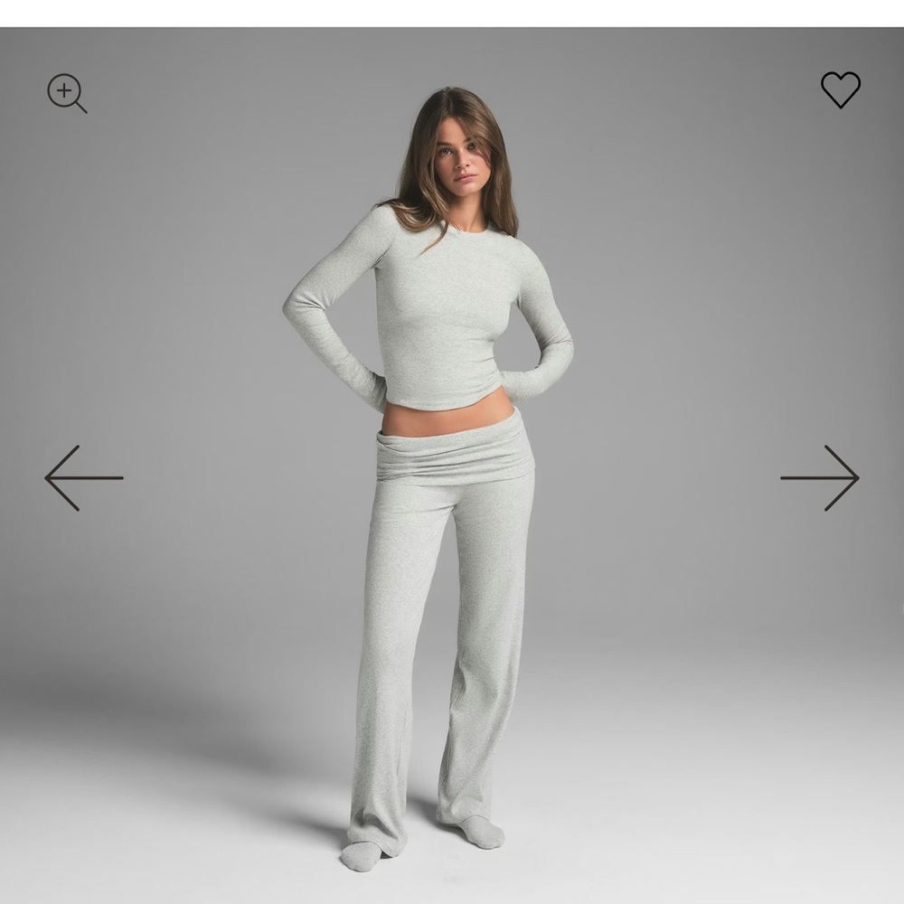 Skims Cotton Rib Long Sleeve - Picture 2 of 9